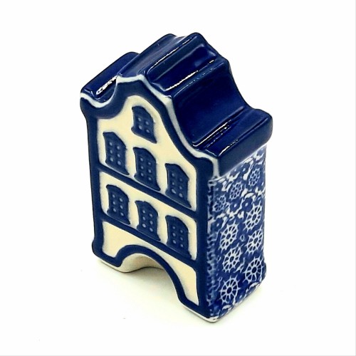 Ceramiczna kamieniczka z Bolesławiec – rękodzieło artystyczne
